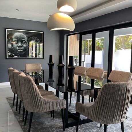 Neoentle Luxurious Dining Set