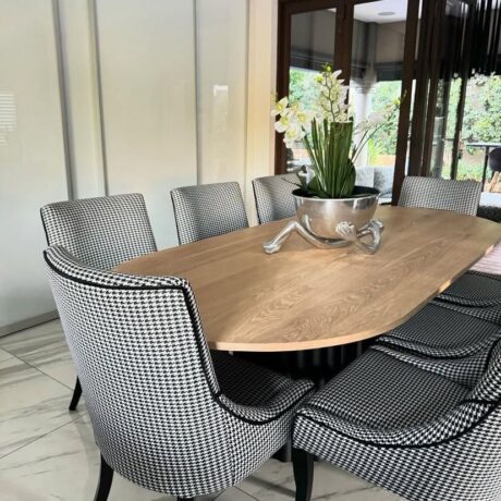 Neoentle Luxurious Dining Set